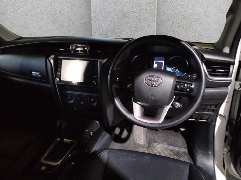 Toyota Fortuner 2.4 Gd-6 Rb At