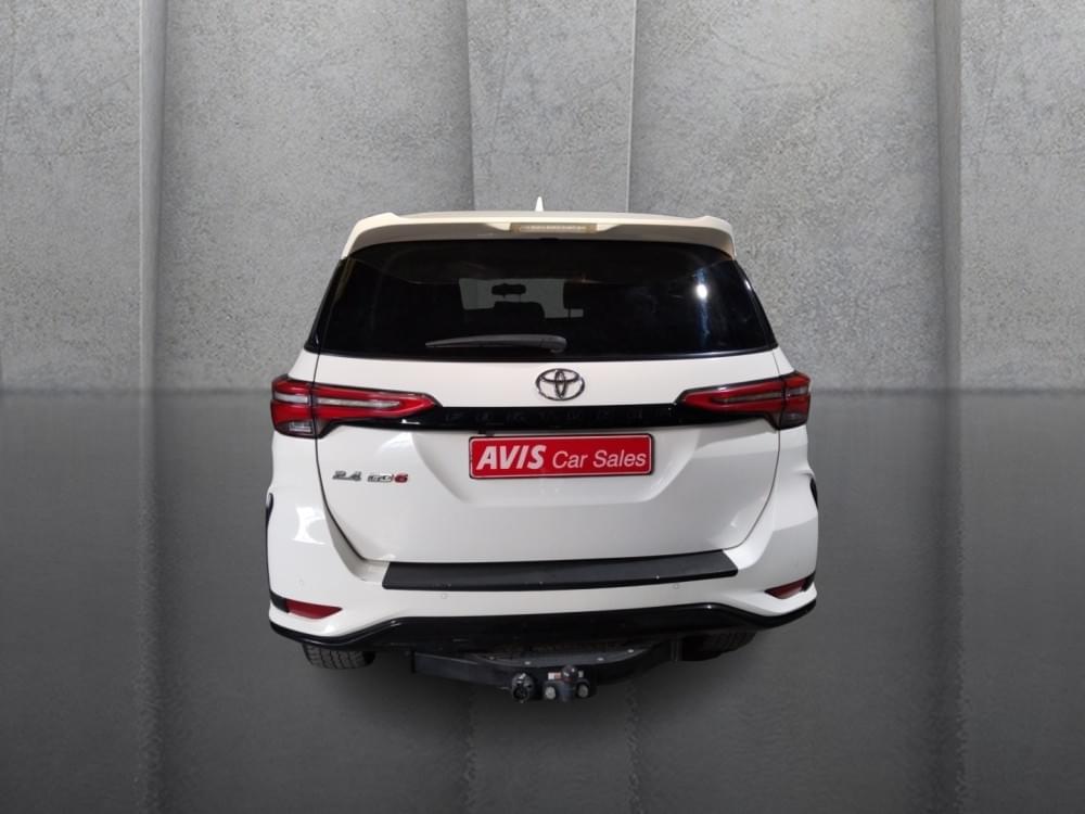 Toyota Fortuner 2.4 Gd-6 Rb At