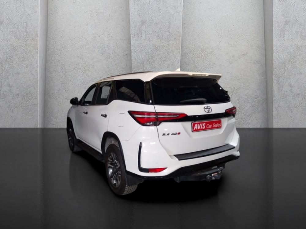 Toyota Fortuner 2.4 Gd-6 Rb At