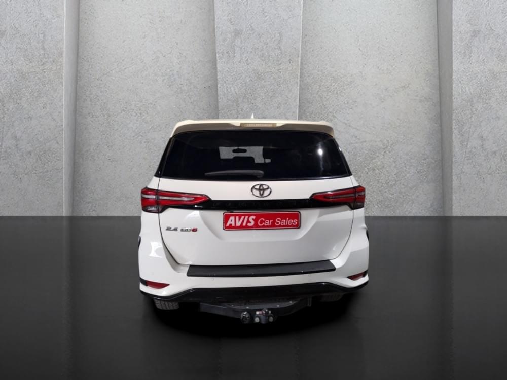 Toyota Fortuner 2.4 Gd-6 Rb At