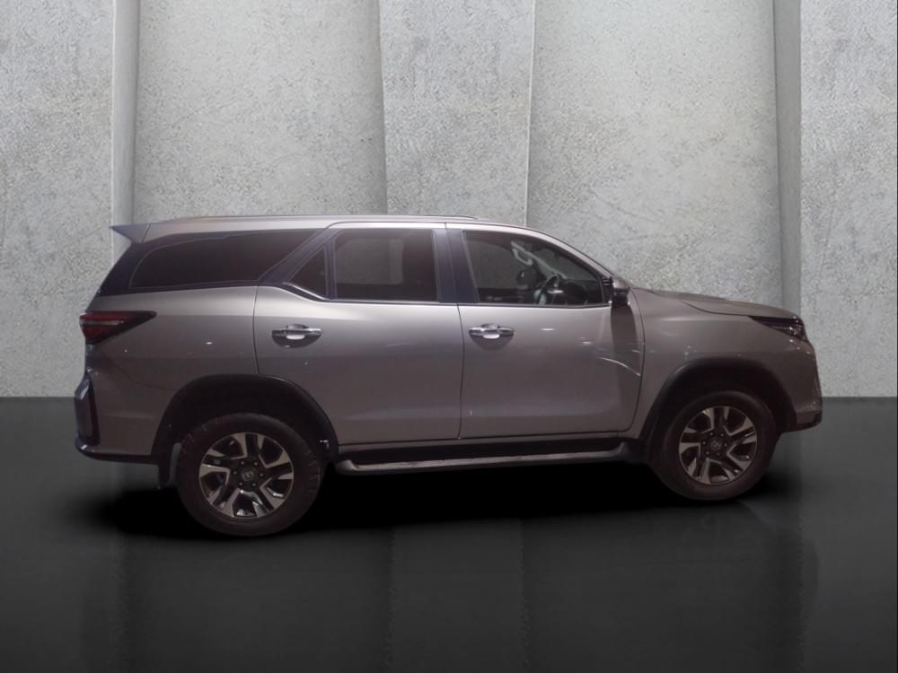 Toyota Fortuner 2.4 Gd-6 Rb 6At