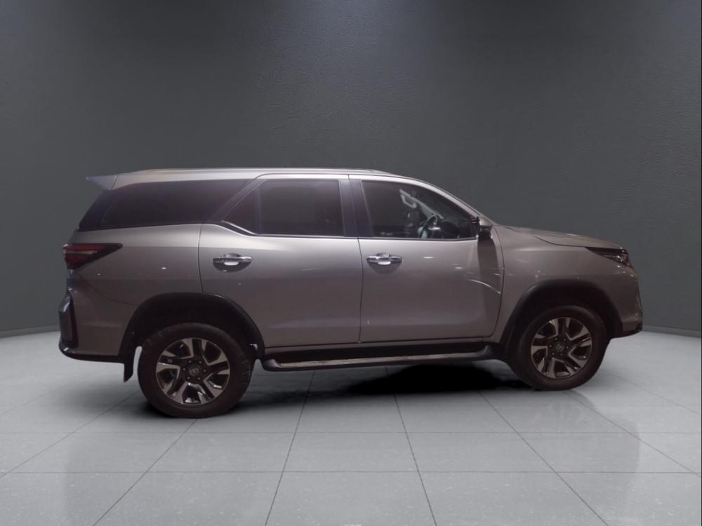 Toyota Fortuner 2.4 Gd-6 Rb 6At