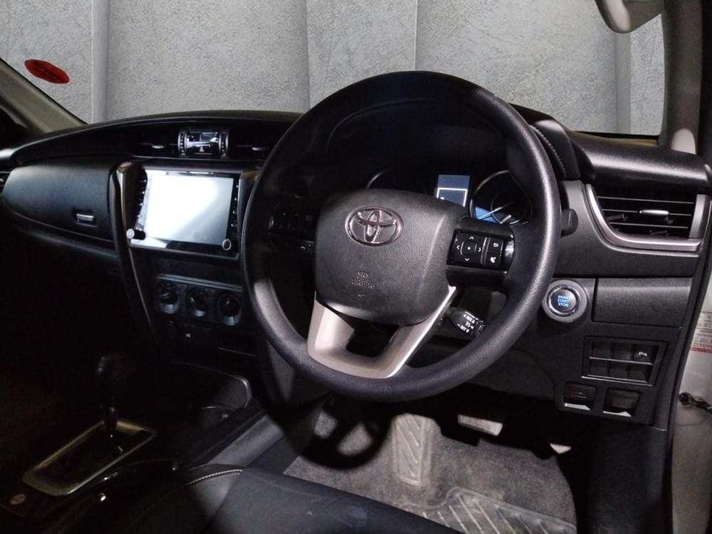 Toyota Fortuner 2.4 Gd-6 Rb At