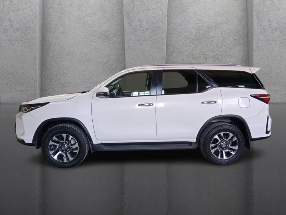 Toyota Fortuner 2.4 Gd-6 Rb At