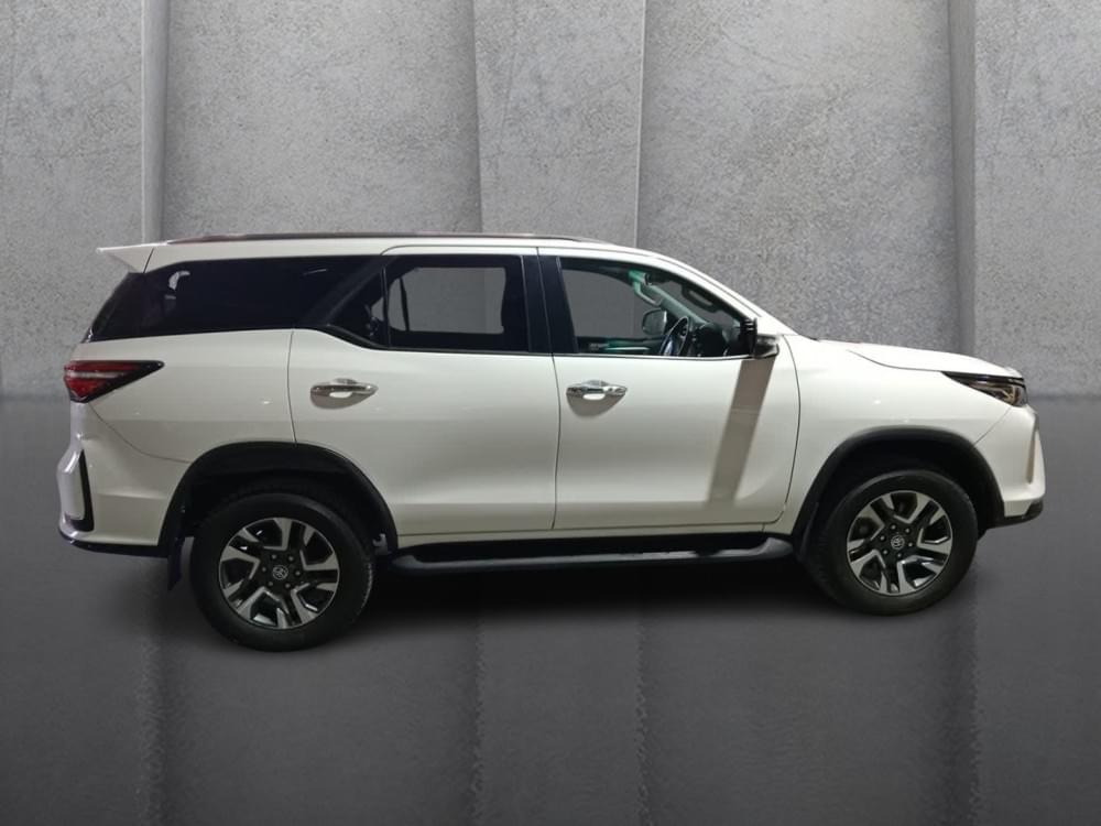 Toyota Fortuner 2.4 Gd-6 Rb At