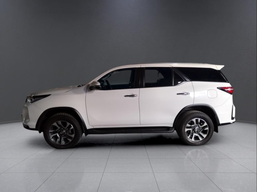 Toyota Fortuner 2.4 Gd-6 Rb 6At