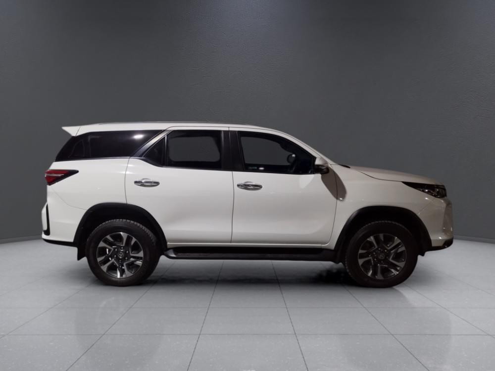 Toyota Fortuner 2.4 Gd-6 Rb 6At