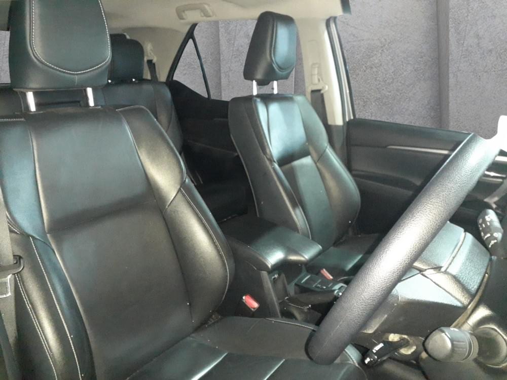 Toyota Fortuner 2.4 Gd-6 Rb 6At