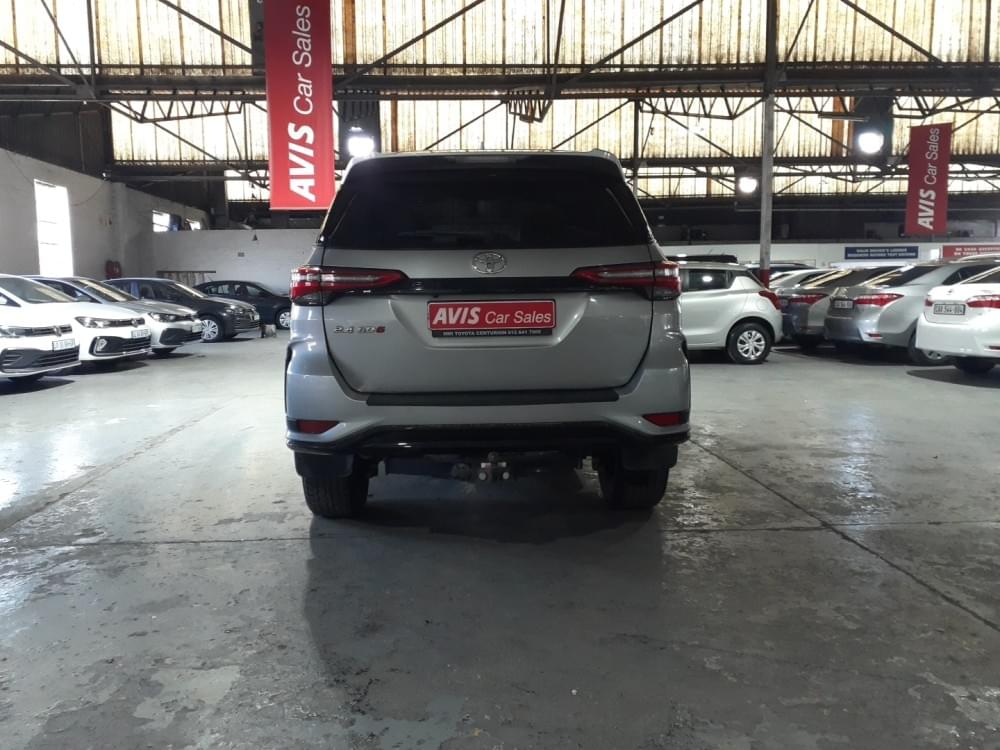 Toyota Fortuner 2.4 Gd-6 Rb 6At