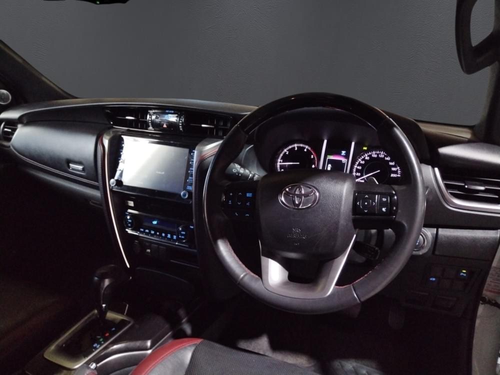 Toyota Fortuner 2.8 Gd-6 Rb At