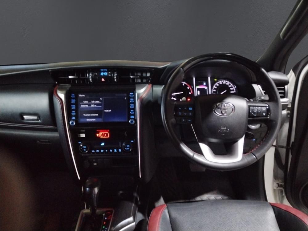 Toyota Fortuner 2.8 Gd-6 Rb At