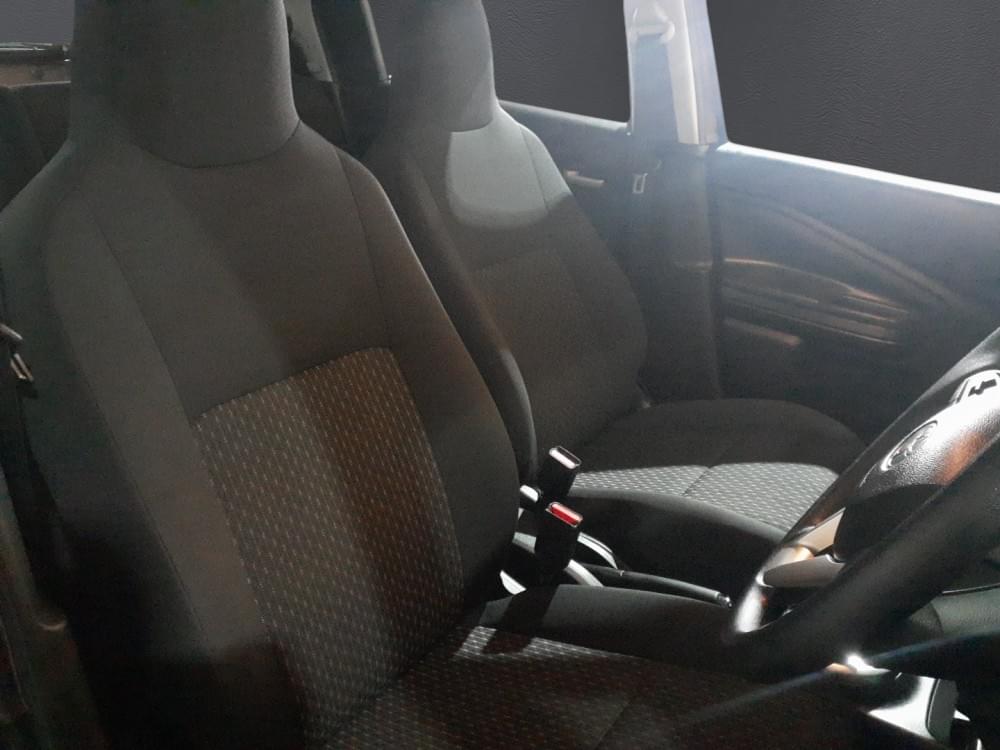 Toyota Vitz 1.0 Xr Amt