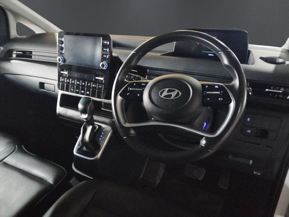 Hyundai Staria 2.2D Executive 9 Seater At