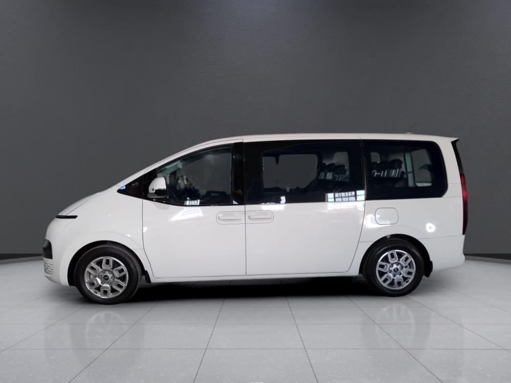 Hyundai N/A 2.2D Executive 9 Seater At