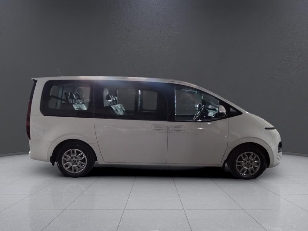 Hyundai N/A 2.2D Executive 9 Seater At