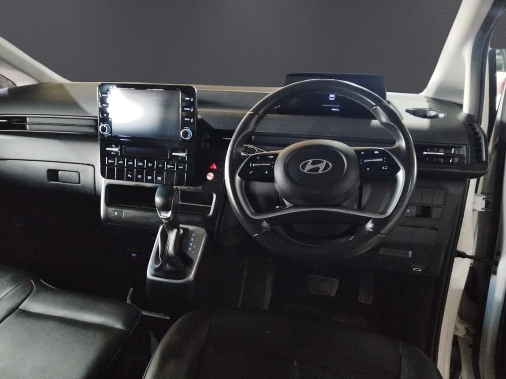 Hyundai N/A 2.2D Executive 9 Seater At