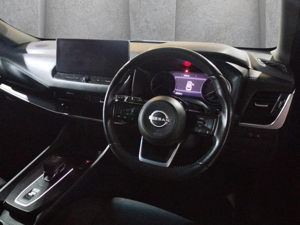 Nissan Qashqai 1.3T Acenta Xtronic 2-Tone