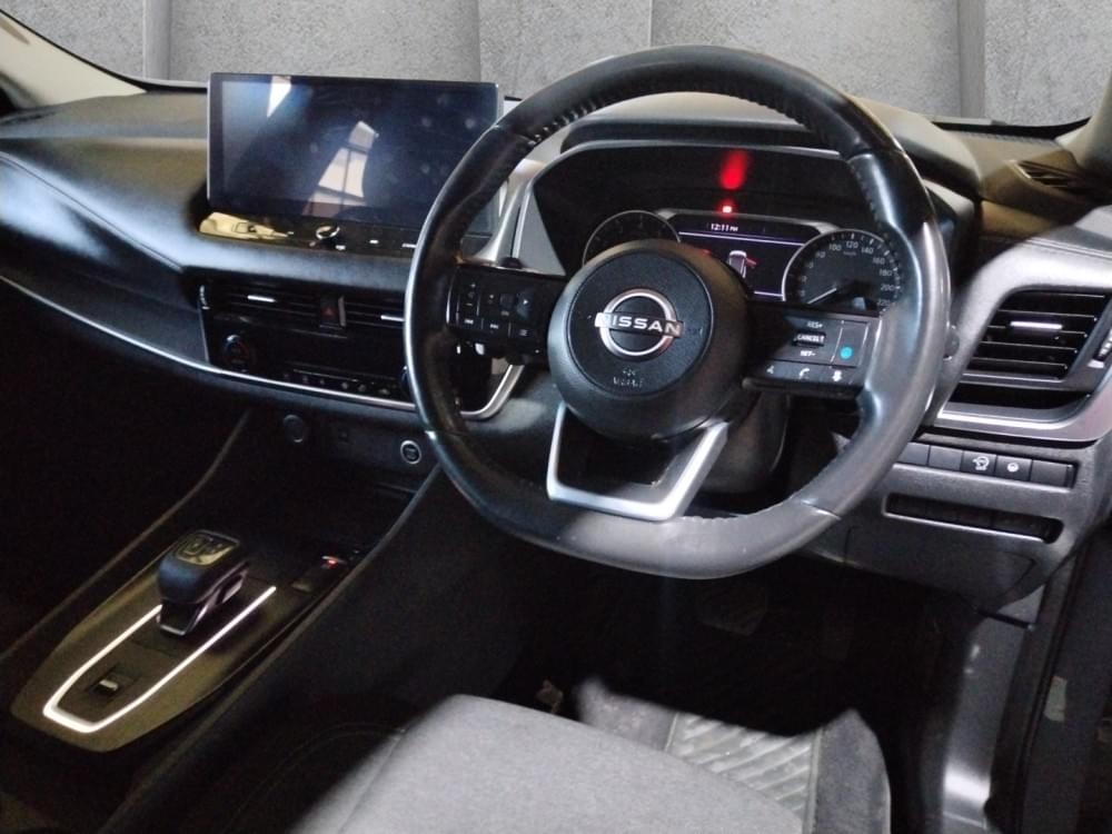 Nissan Qashqai 1.3T Acenta Xtronic 2-Tone