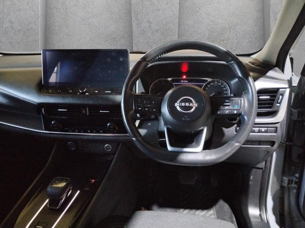Nissan Qashqai 1.3T Acenta Xtronic 2-Tone