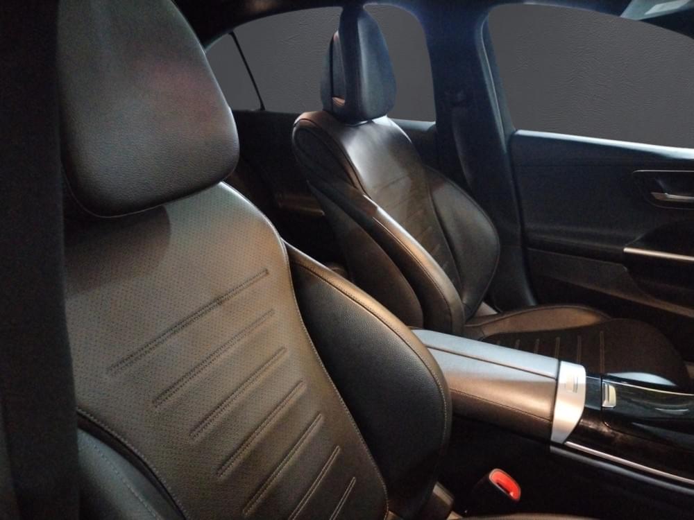 Mercedes Benz C-Class Sedan 200