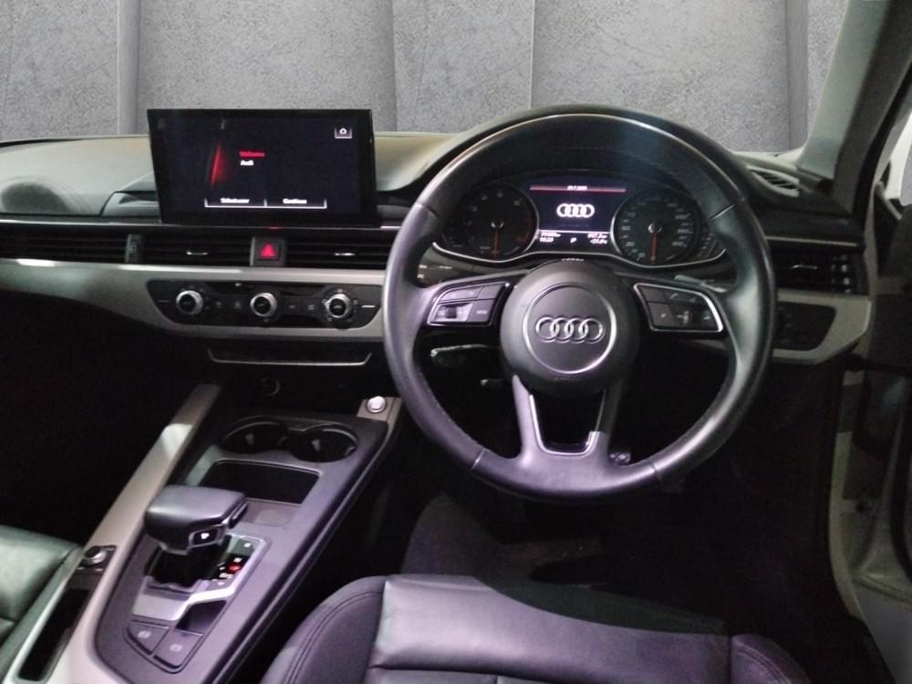 Audi A4 Sedan 40 Tfsi S Tronic S Line
