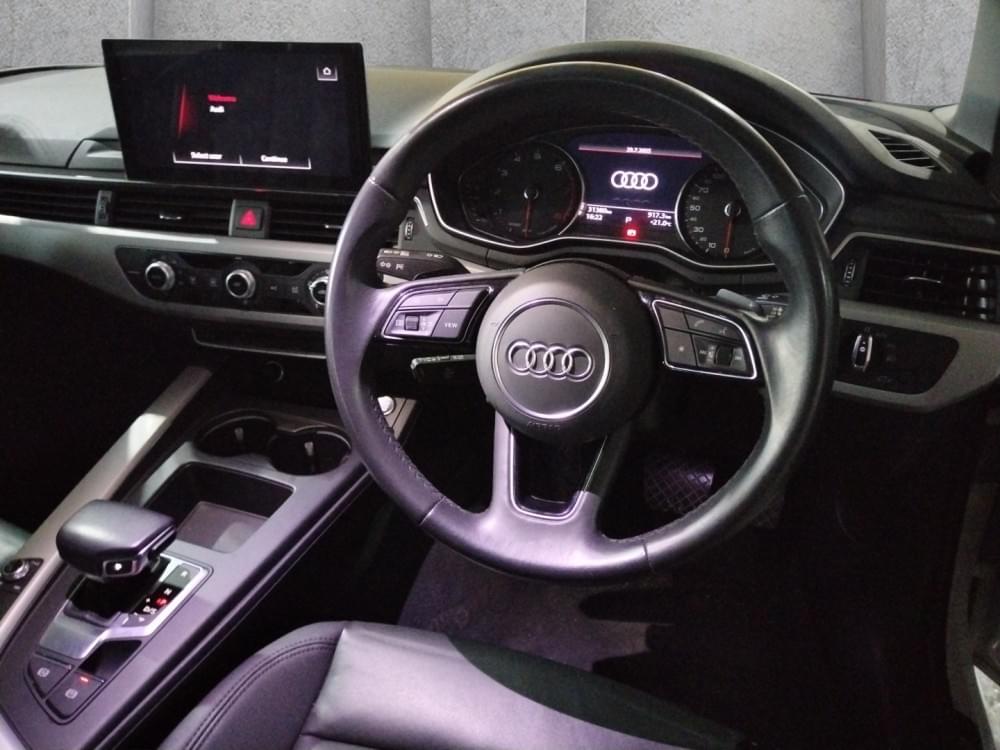 Audi A4 Sedan 40 Tfsi S Tronic S Line