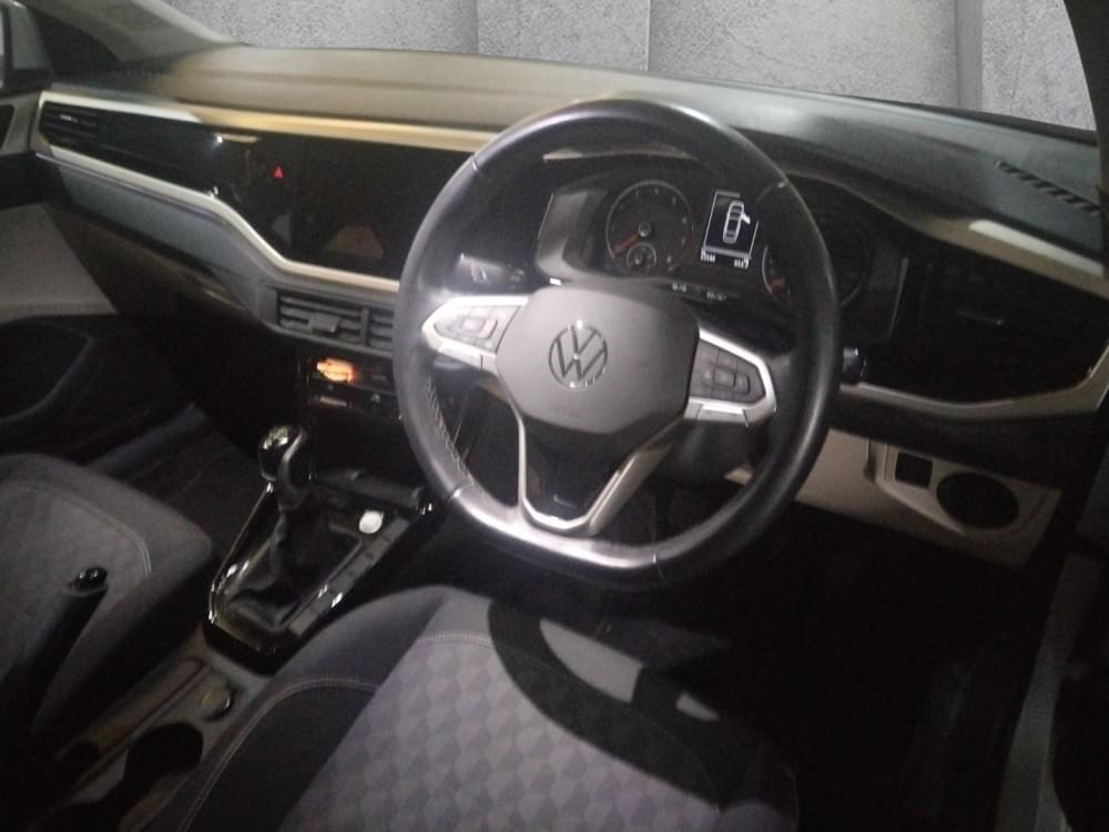 Volkswagen Polo Sedan 1.6 Life