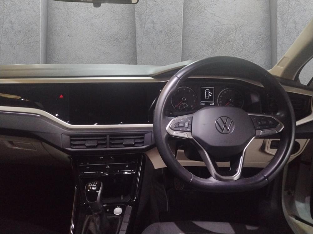 Volkswagen Polo Sedan 1.6 Life