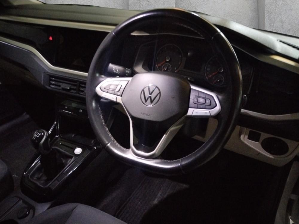 Volkswagen Polo Sedan 1.6 Life Tiptronic