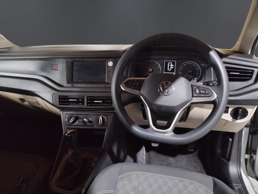 Volkswagen Polo Sedan 1.6 Base