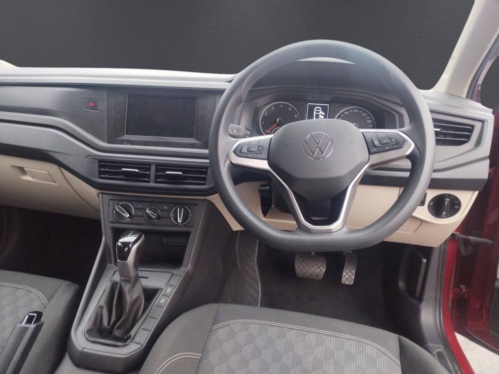 Volkswagen Polo Sedan 1.6 Tiptronic