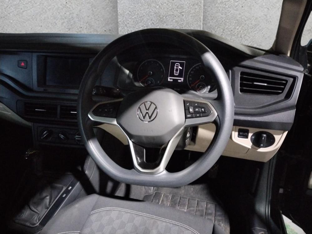 Volkswagen Polo Sedan 1.6 Tiptronic