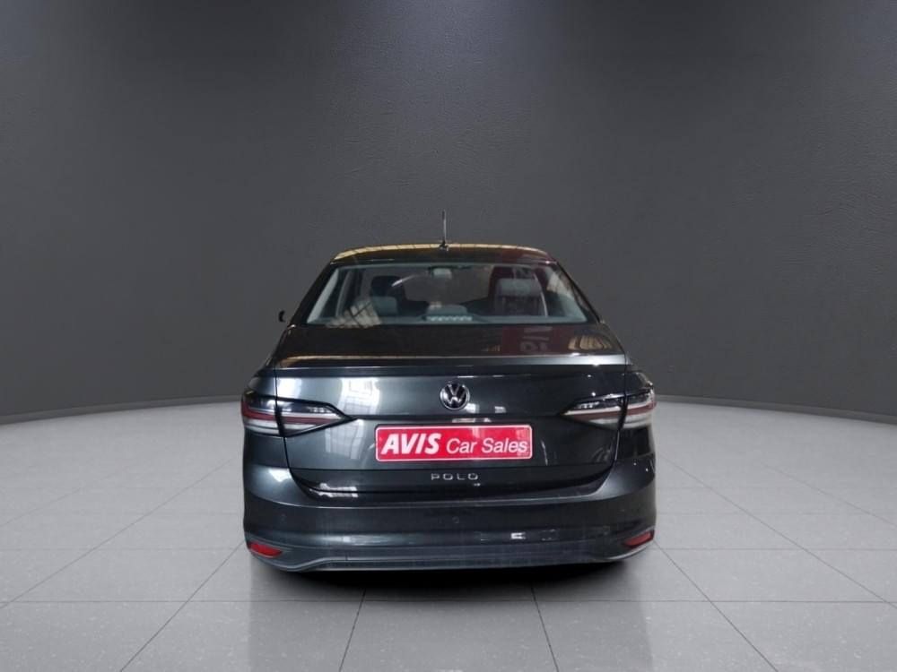 Volkswagen Polo Sedan 1.6 Base