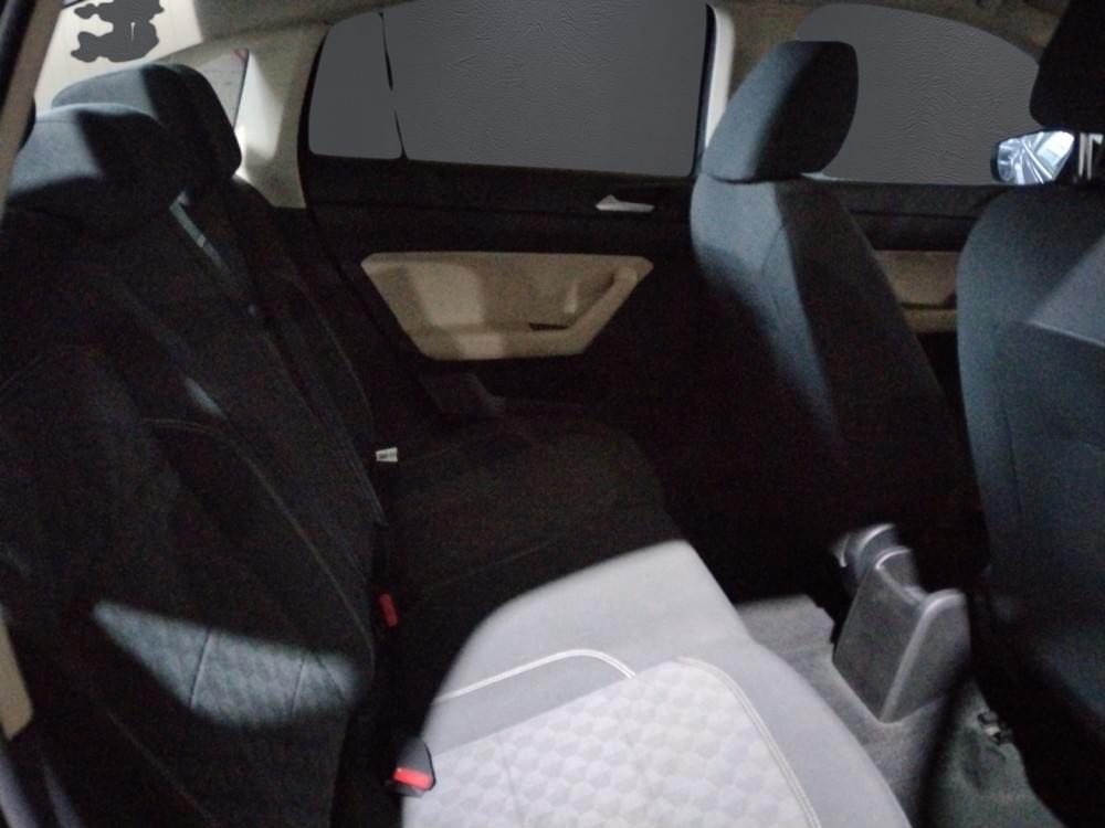 Volkswagen Polo Sedan 1.6 Base