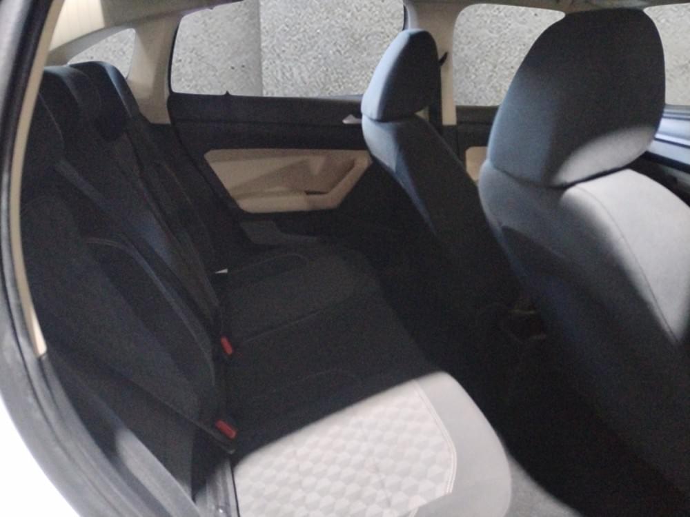 Volkswagen Polo Sedan 1.6 Base