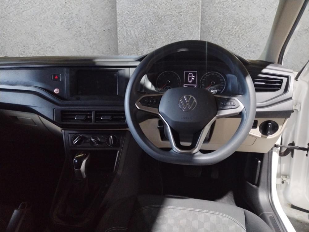 Volkswagen Polo Sedan 1.6 Life Tiptronic