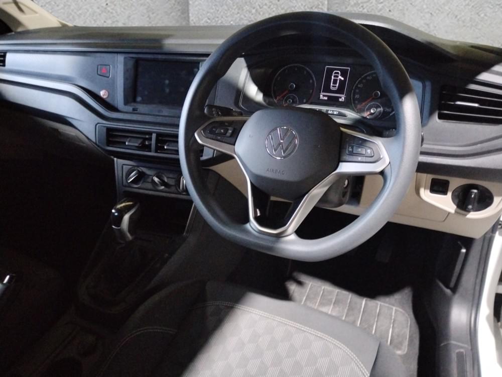 Volkswagen Polo Sedan 1.6 Life Tiptronic