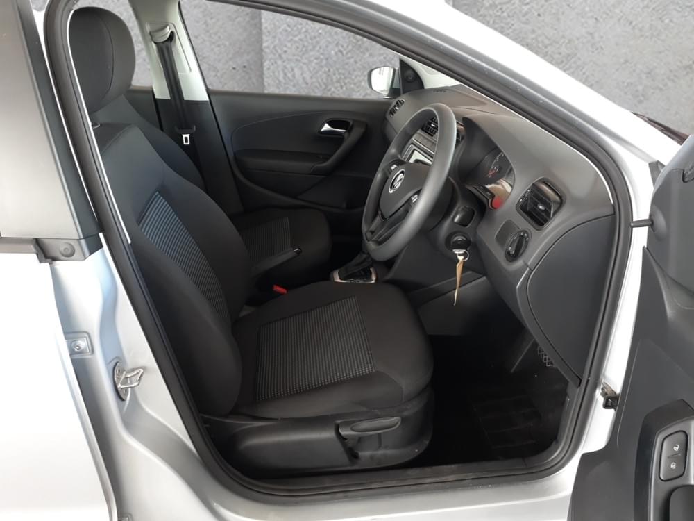 Volkswagen Polo Vivo Hatch 1.6 Comfortline Tiptronic