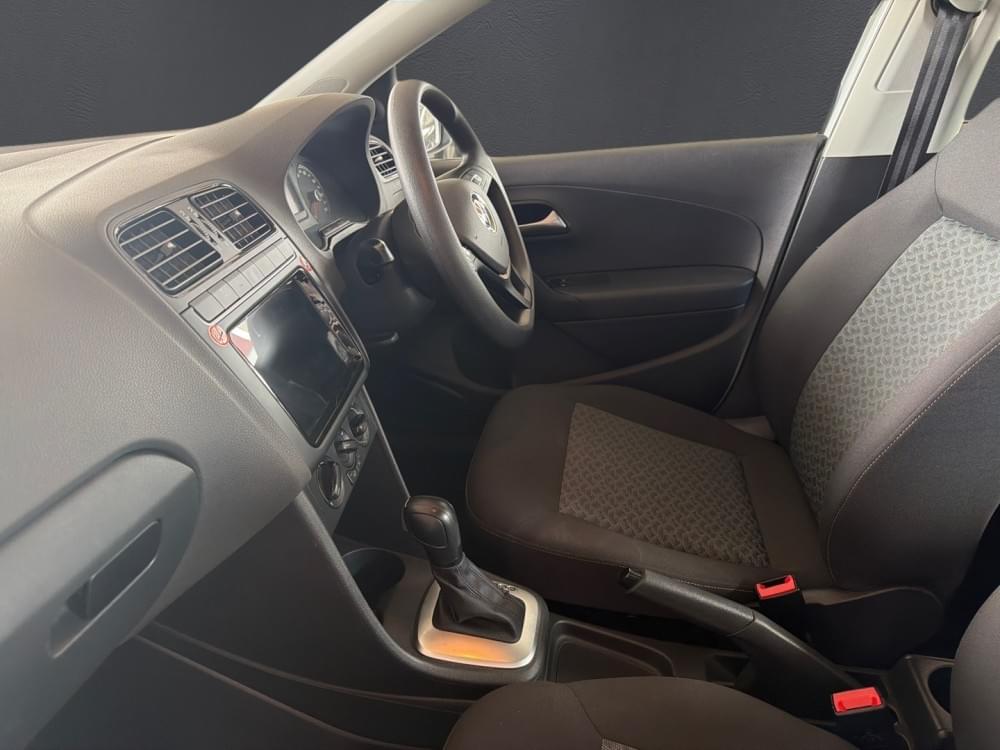 Volkswagen Polo Vivo Hatch 1.6 Life Tipt