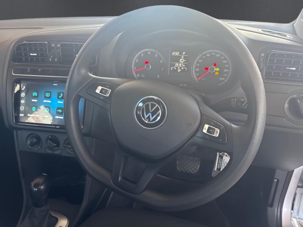 Volkswagen Polo Vivo Hatch 1.6 Life Tipt