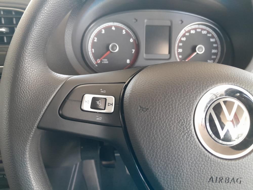 Volkswagen Polo Vivo Hatch 1.6 Life Tipt