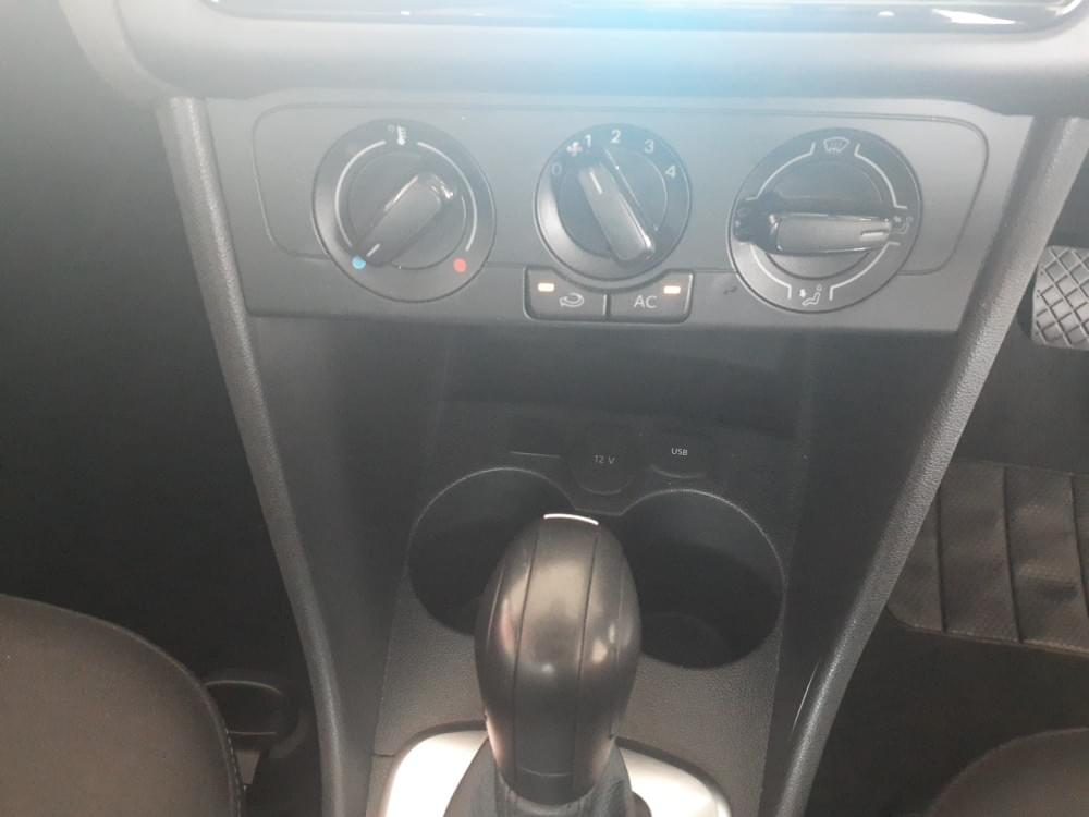 Volkswagen Polo Vivo Hatch 1.6 Life Tipt