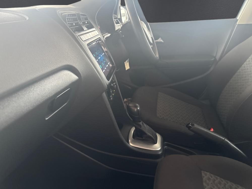 Volkswagen Polo Vivo Hatch 1.6 Life Tipt