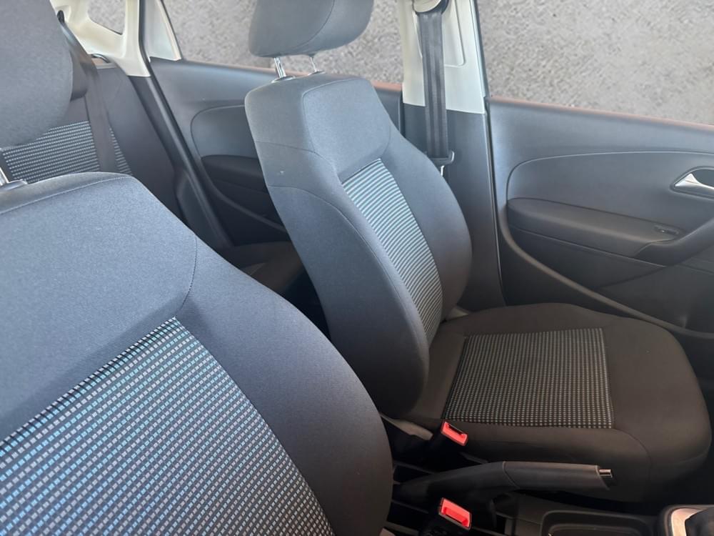 Volkswagen Polo Vivo Hatch 1.6 Comfortline Tiptronic