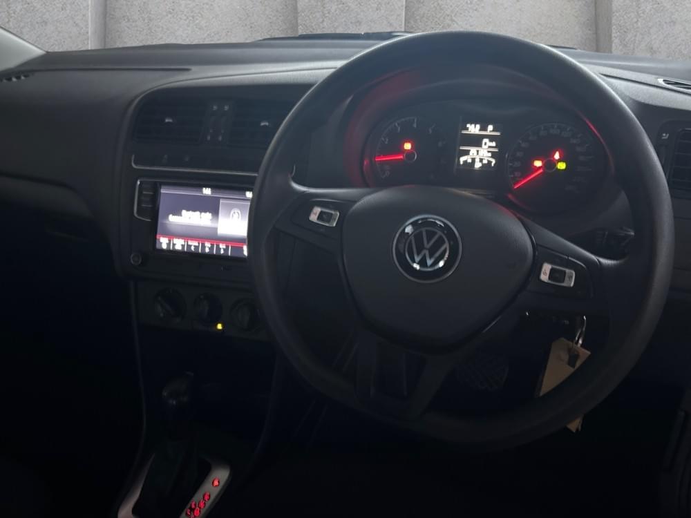 Volkswagen Polo Vivo Hatch 1.6 Comfortline Tiptronic