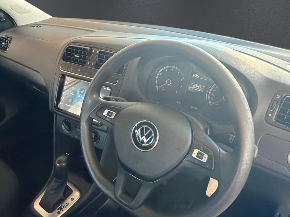 Volkswagen Polo Vivo Hatch 1.6 Life Tipt