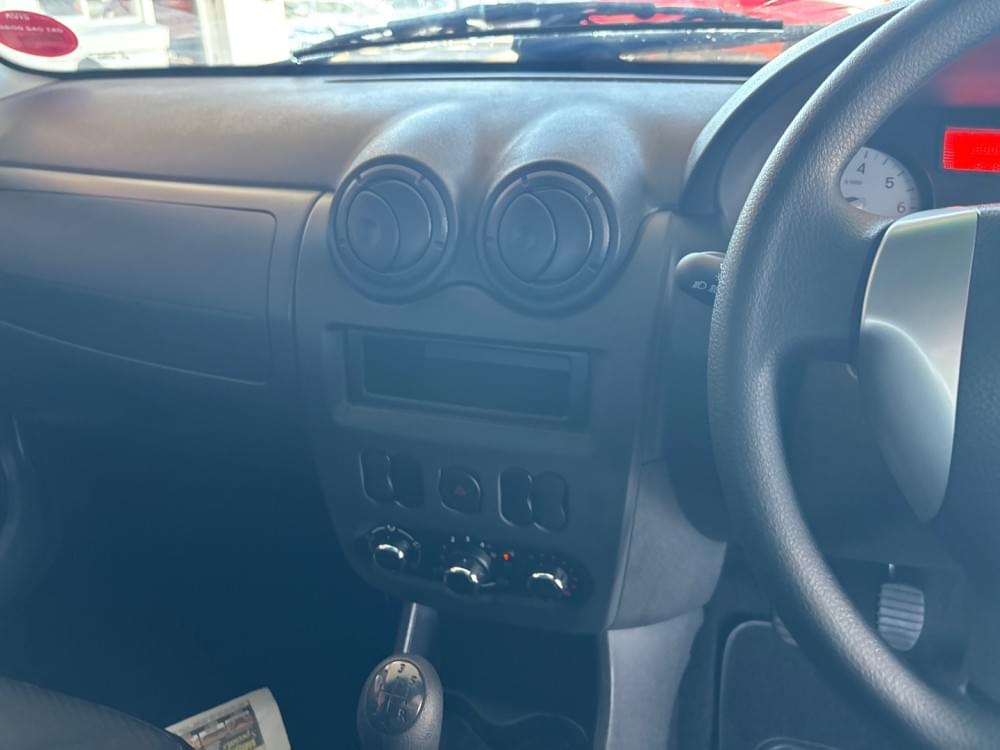 Nissan Np200 1.6 8V Ac Safety Pack