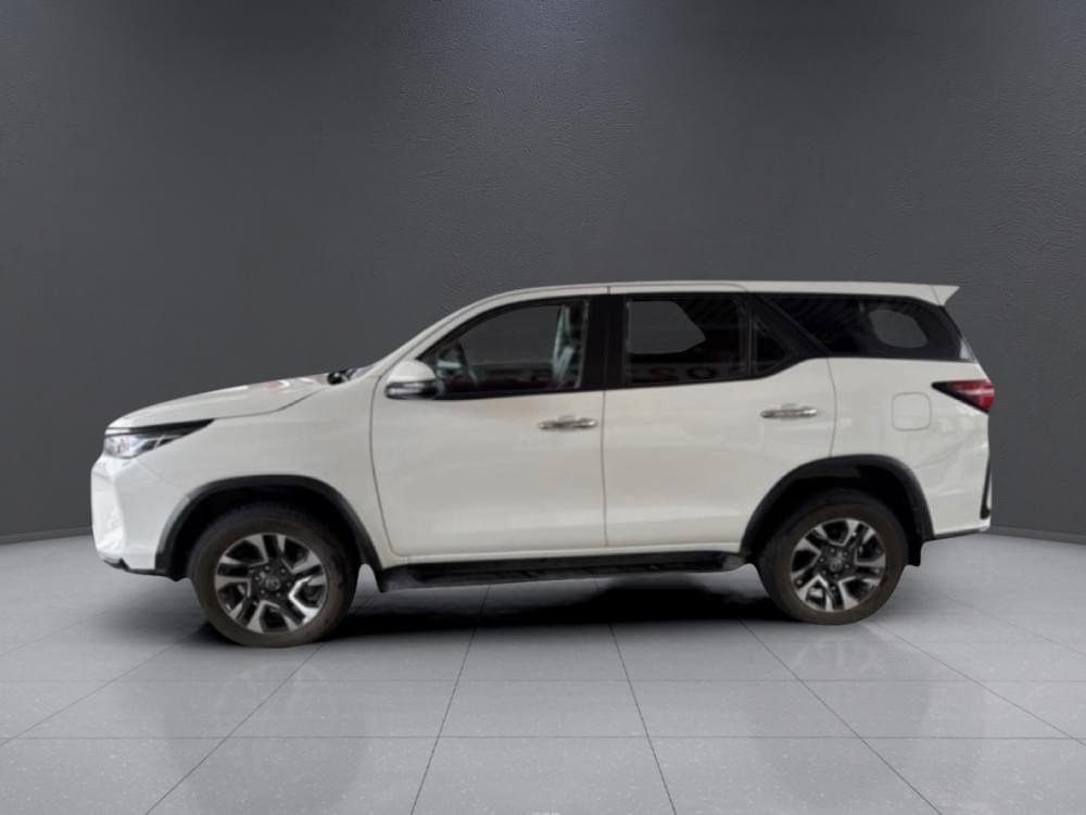 Toyota Fortuner 2.4 Gd-6 Rb At