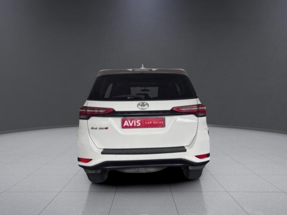 Toyota Fortuner 2.4 Gd-6 Rb At