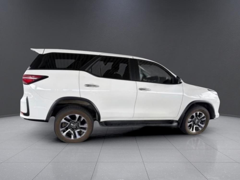 Toyota Fortuner 2.4 Gd-6 Rb At